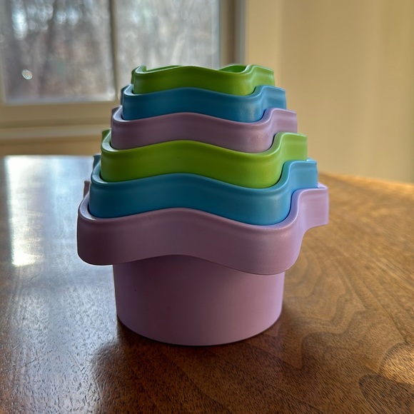 Green Toys Stacking Cups - Picture 5 of 7